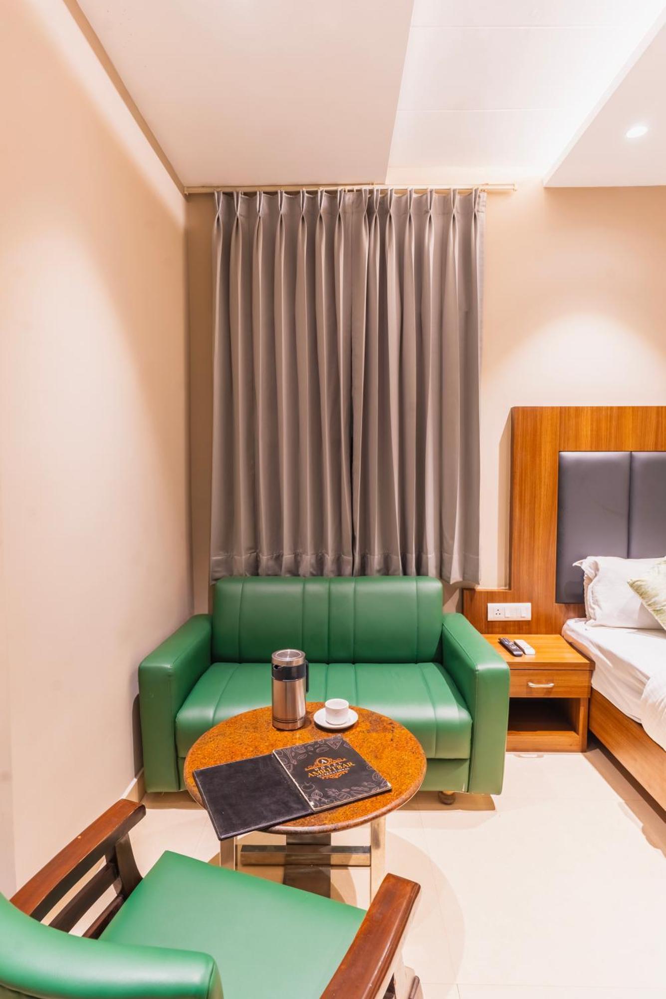 Hotel Amritsar International 2 Min Walk From Amritsar Bus Stand Luaran gambar